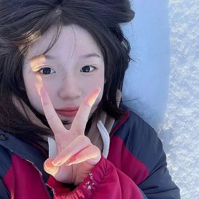 雾锁青松终见月